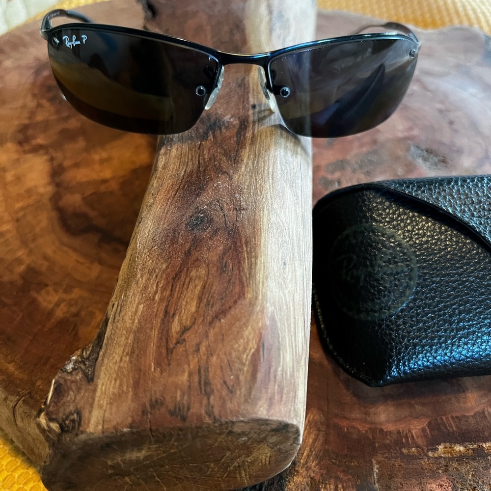 Men’s Ray-Ban Dark Glasses RB 3183 002/81
Excellent. Needs new temporal tips